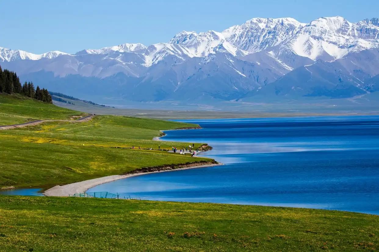Road along the shore of Sayram Lake in northern Xinjiang