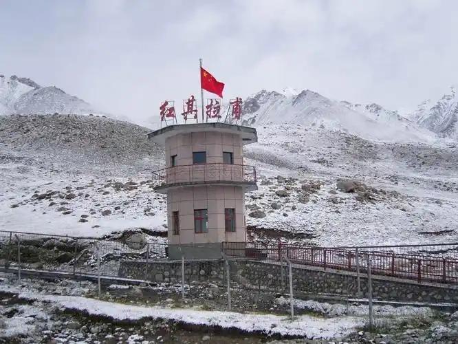 High mountain border country of far western Xinjiang