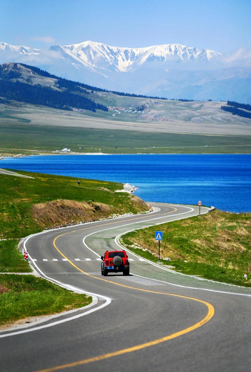 Mountain road on the approach to the Bortala valley